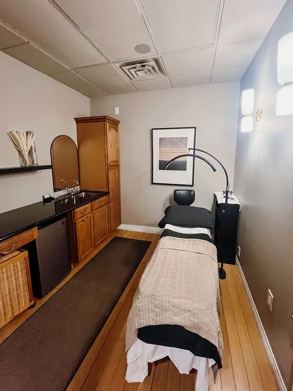 Treatment area with blankets front view